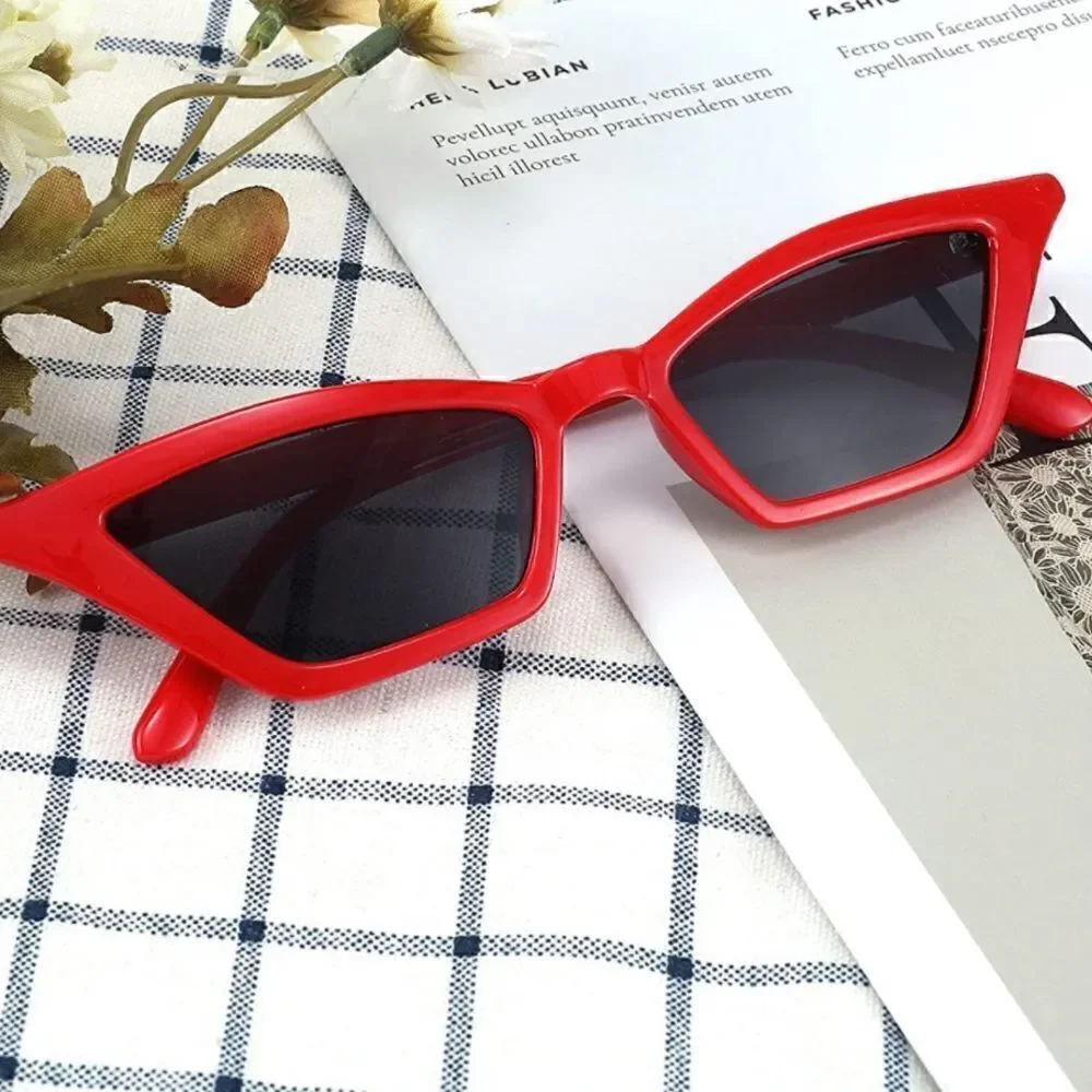 Red Vintage Small Cat Eye sunglasses
